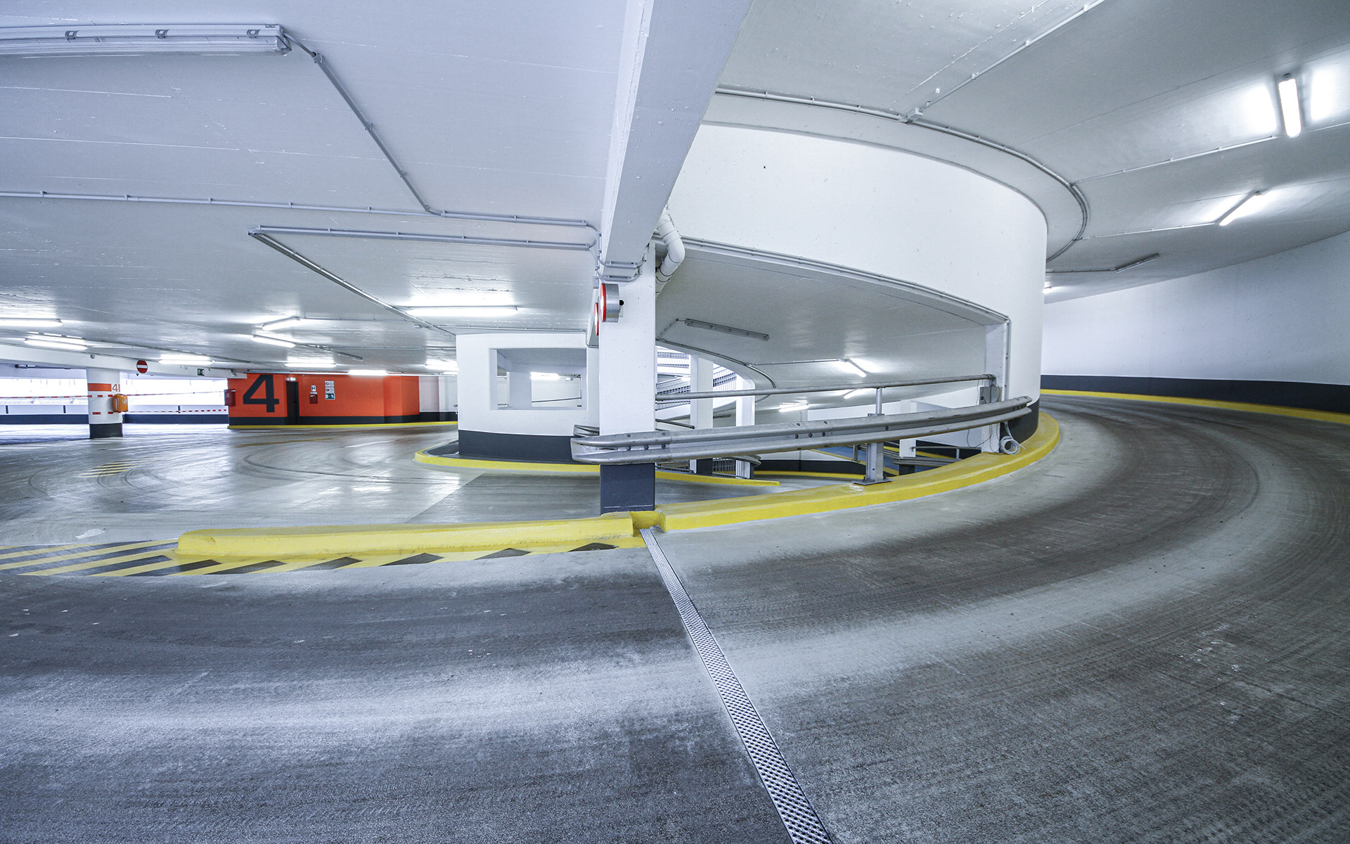 Parkhaus Westbahnhof Bild 2