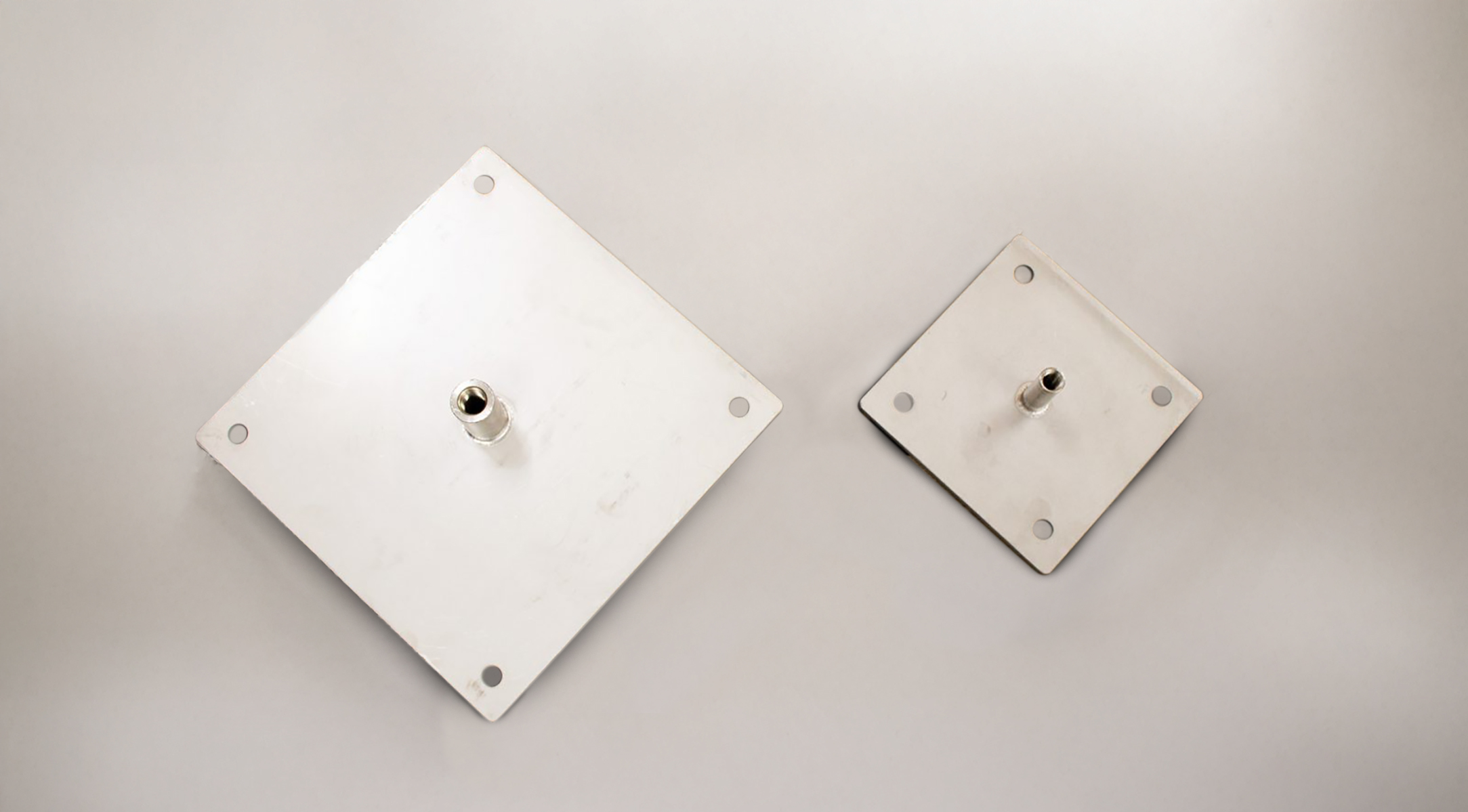 Grundplatten für Rohrhalterungen